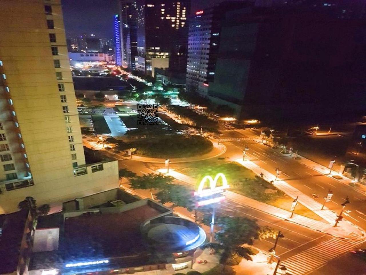 Avant Apartments At The Fort Taguig Exterior photo